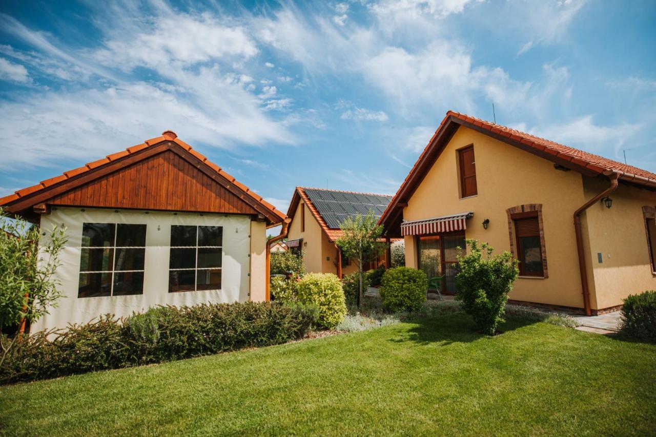 Mórahalom Nemeth Apartmanhazak מראה חיצוני תמונה